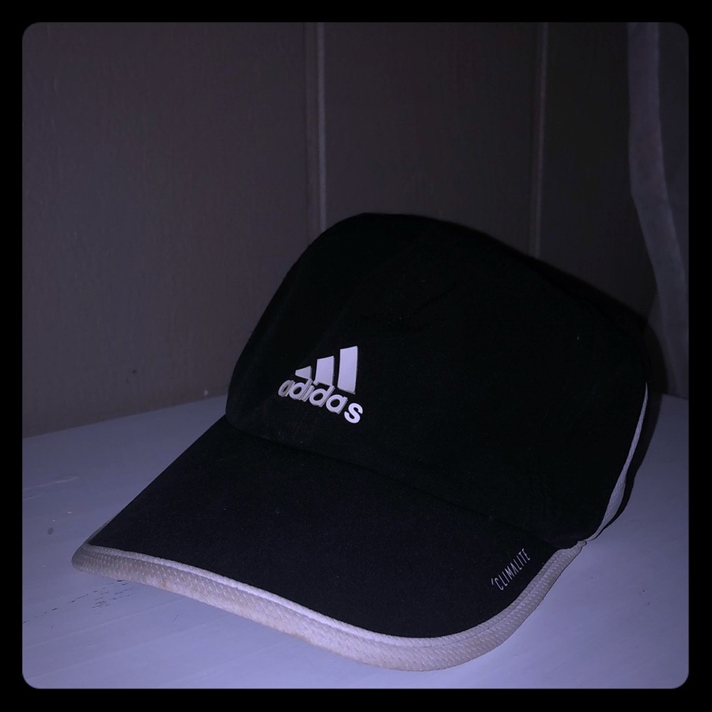 Addidas slorts hat :)